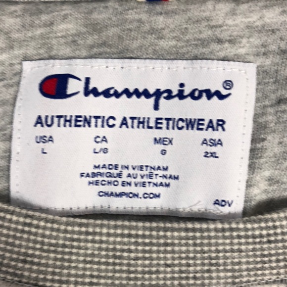 💥FINAL SALE💥 Champion Women’s Shirt Size Large - Picture 6 of 6